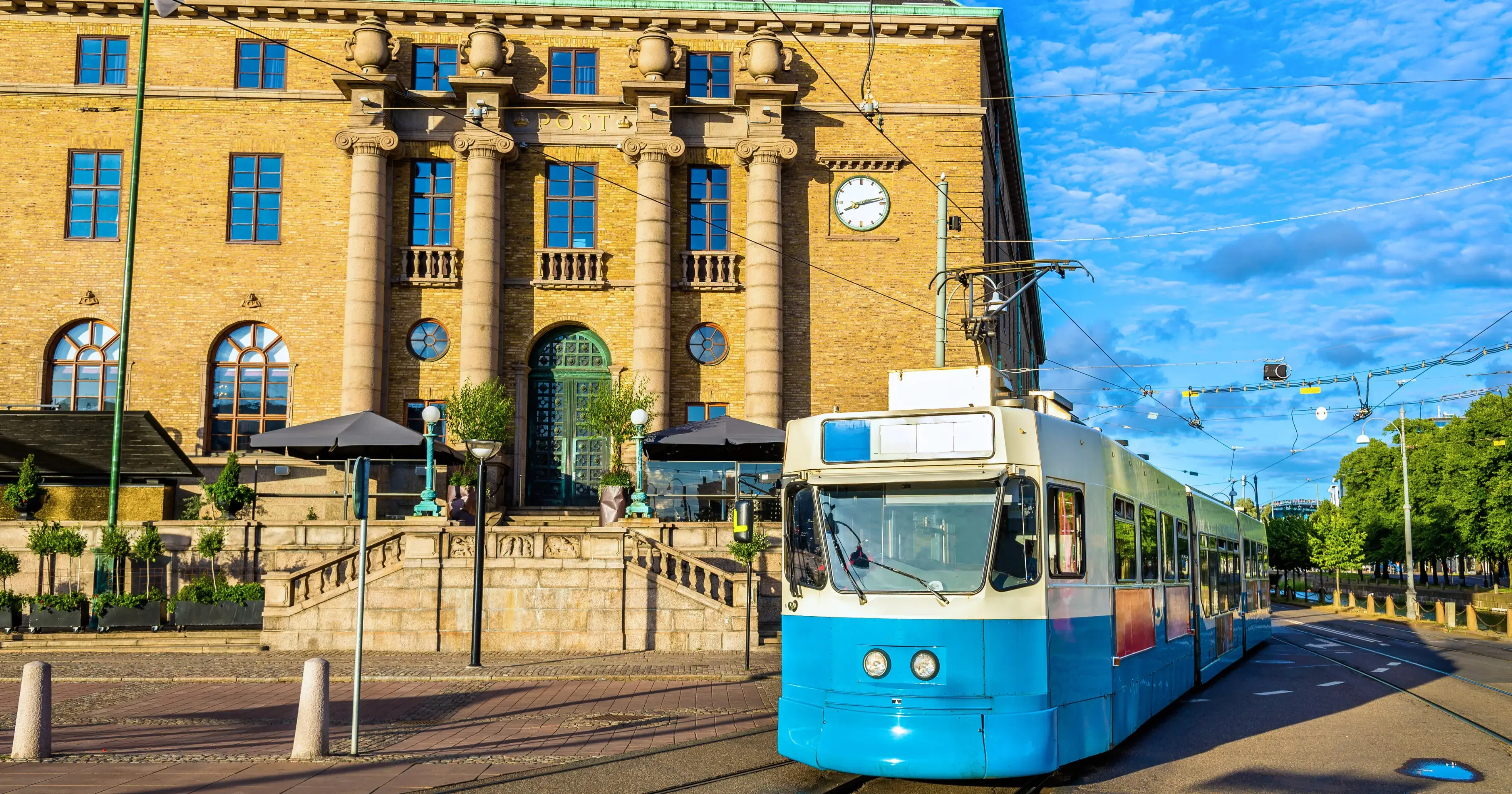 How do you meet singles in Göteborg without dating apps?