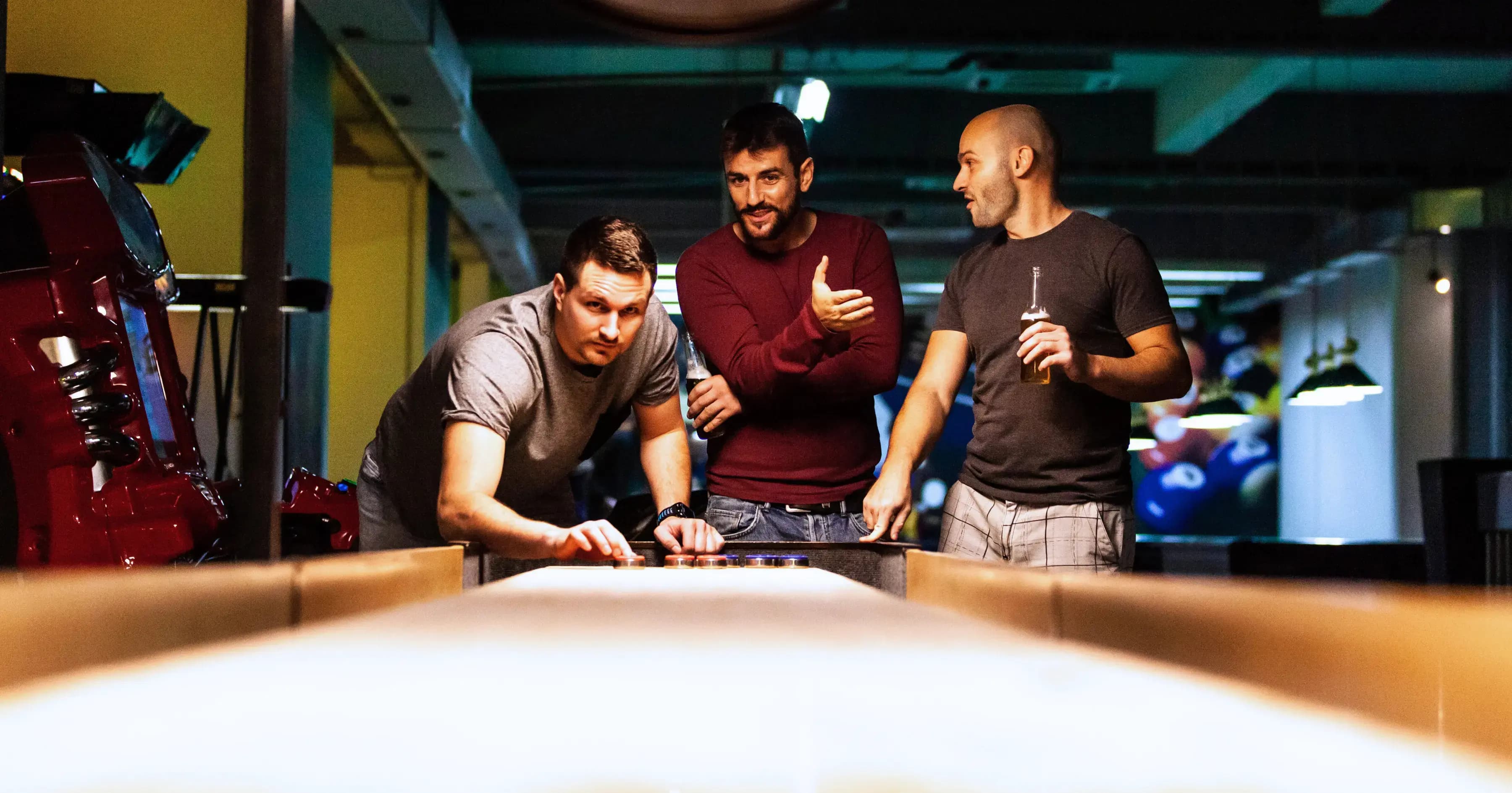 Shuffleboard för singlar i Stockholm – MinglMe x Ugglan Boule & Bar
